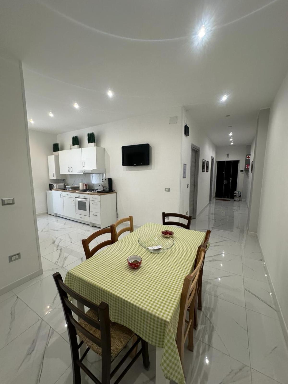 M2 Apartment Наполи Екстериор снимка