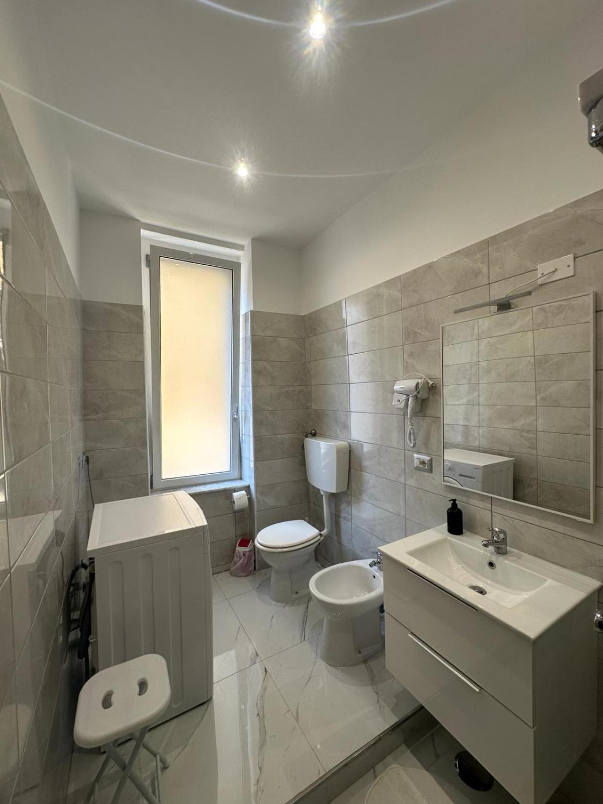 M2 Apartment Наполи Екстериор снимка
