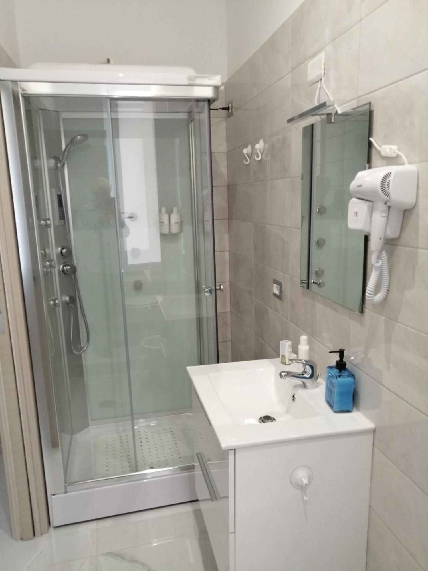 M2 Apartment Наполи Екстериор снимка