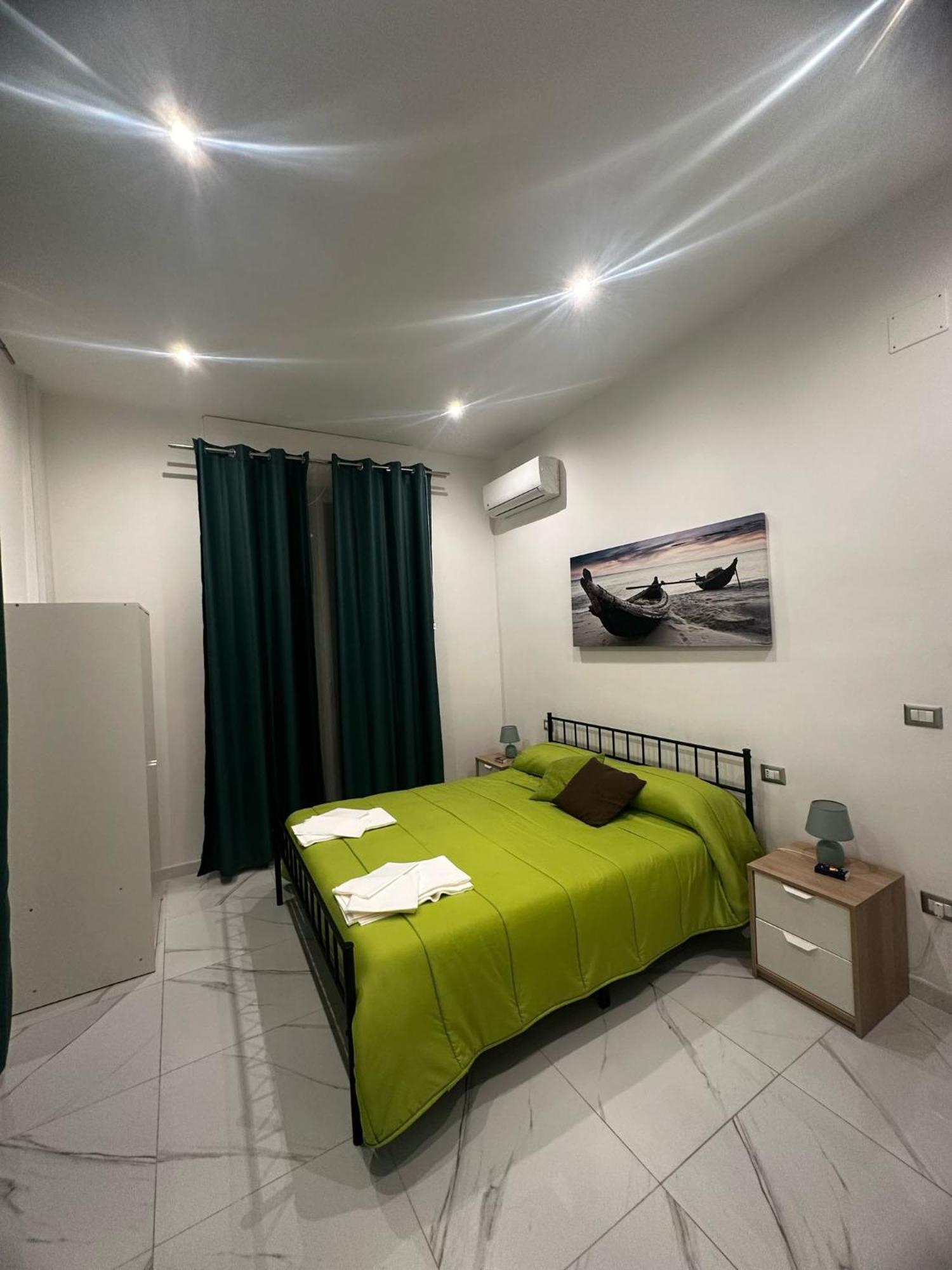 M2 Apartment Наполи Екстериор снимка