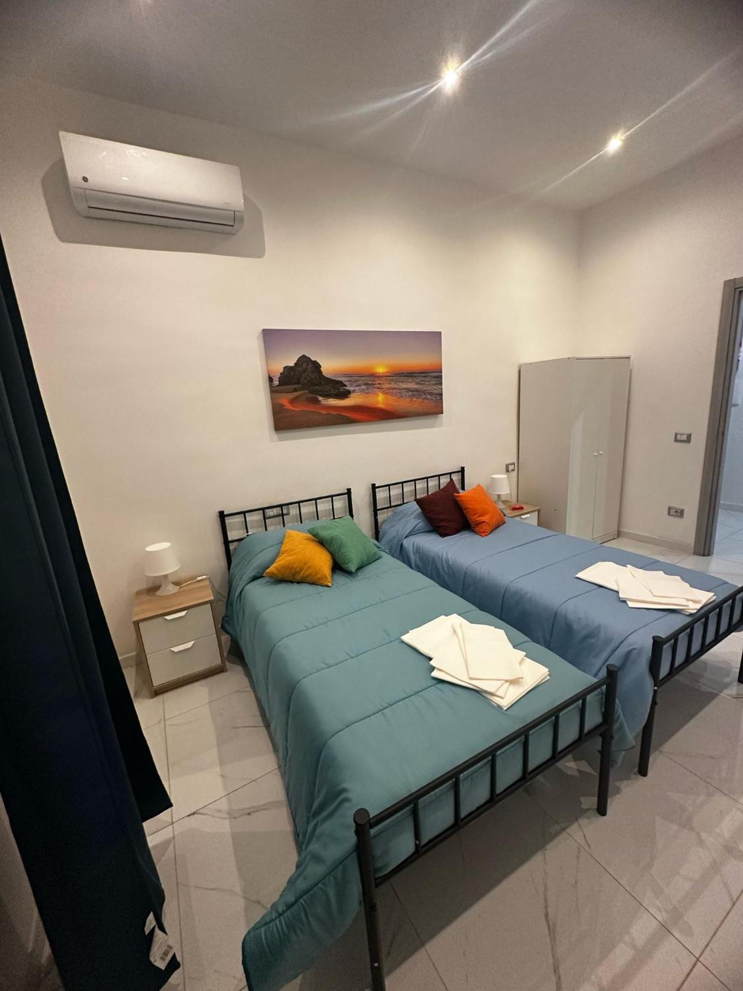 M2 Apartment Наполи Екстериор снимка
